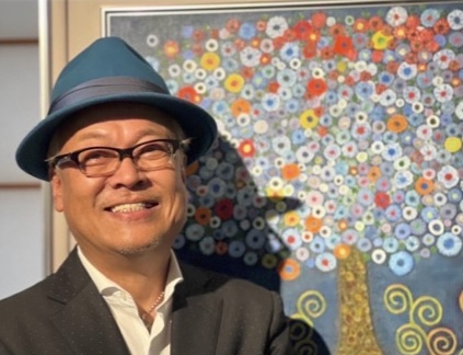 エイコン氏